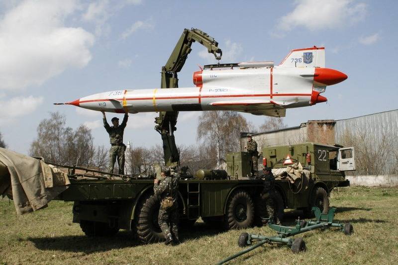 우크라이나 공격 드론: 순항 미사일로 변환된 배회 탄약, Bayraktars 및 장거리 정찰기