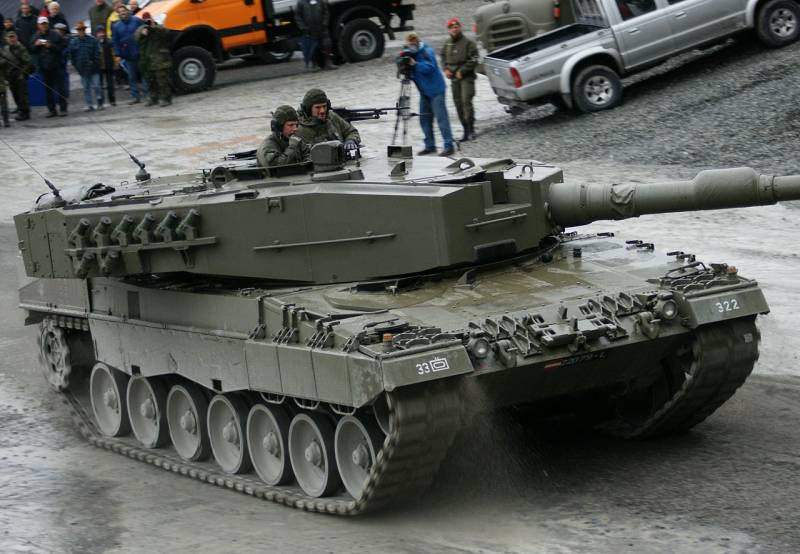 우크라이나 용 Leopard 2A4 : 얼굴에 독일 "고양이"를 어떻게 때릴 수 있습니까?