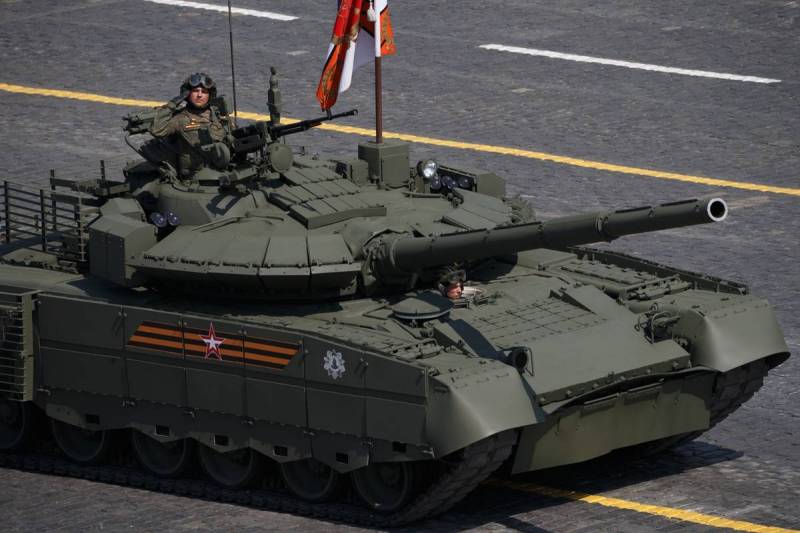 Novos tanques T-80BVM para uma operação especial: parece que eles tiveram que economizar na mira