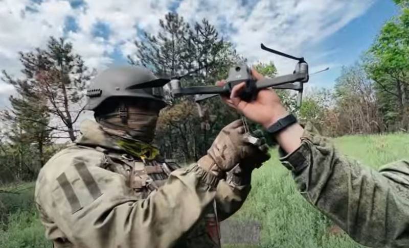 Rosyjskie siły specjalne w strefie NVO zaczęły używać nowego systemu bezzałogowego z małymi dronami kamikaze
