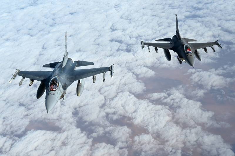 "بیشتر اروپا به نسخه های قدیمی F-16 مسلح است": مطبوعات لهستانی در حال بررسی تامین کنندگان احتمالی جنگنده برای اوکراین هستند.
