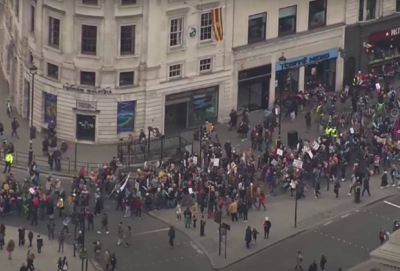 In Londen kwamen meer dan een half miljoen mensen naar de rally voor hogere lonen