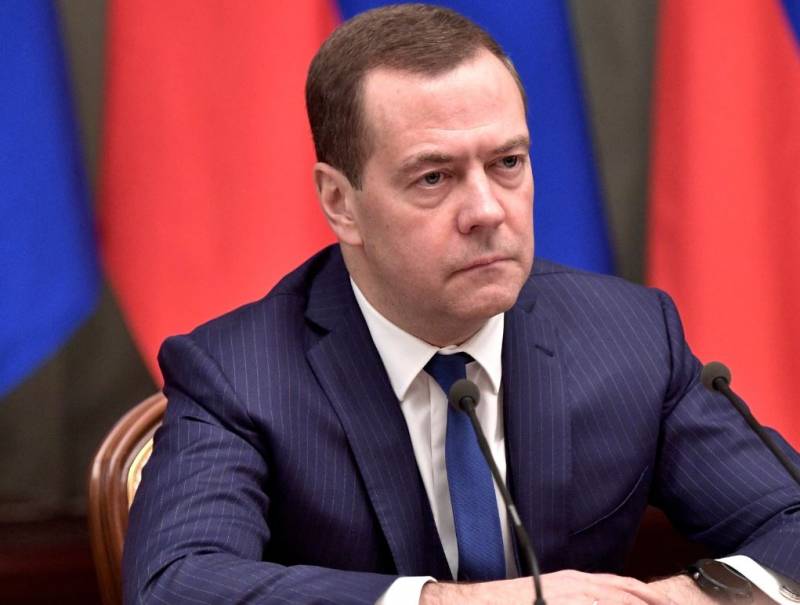 Vice-voorzitter van de Veiligheidsraad van de Russische Federatie Medvedev: de reactie op de aanvallen van Oekraïne op Rusland zal snel zijn, met elk type wapen