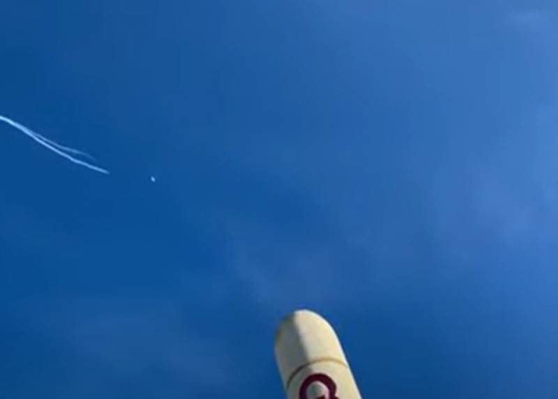 美国空军飞机击落中国气球