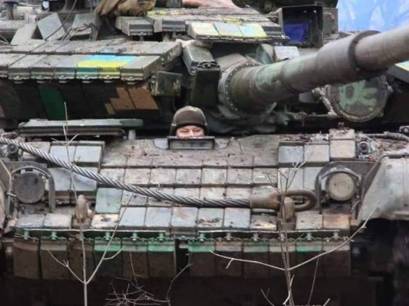 Rezervele brigăzii 63 a Forțelor Armate ale Ucrainei au fost transferate de la Kramatorsk la Chasov Yar pentru a preveni trecerea ultimului drum către Bakhmut sub controlul trupelor noastre.
