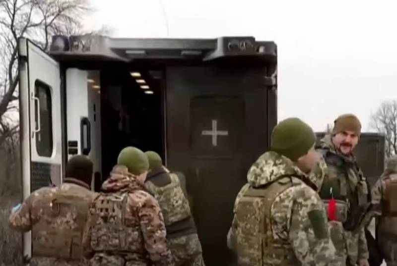 Comissários militares ucranianos encontraram uma maneira "original" de entregar intimações