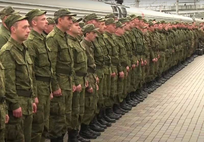 De loketten van de Russische Spoorwegen begonnen met prioriteit kaartjes uit te geven aan militairen