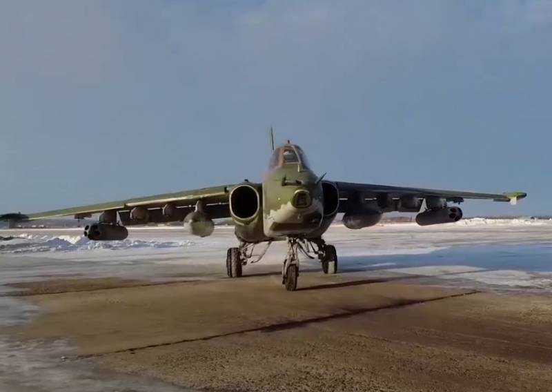 משרד ההגנה של הפדרציה הרוסית הראה את עבודת הלחימה של הצוותים של מטוס התקיפה Su-25 בגובה נמוך