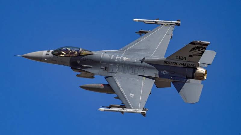 АНАЛИЗ: Украйна може да получи F-16 - кога ще има обучени пилоти да го управляват