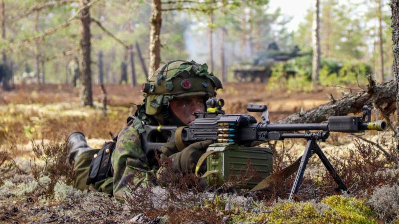 Finska arméns handeldvapen, granatkastare och pansarvärnsmissilsystem