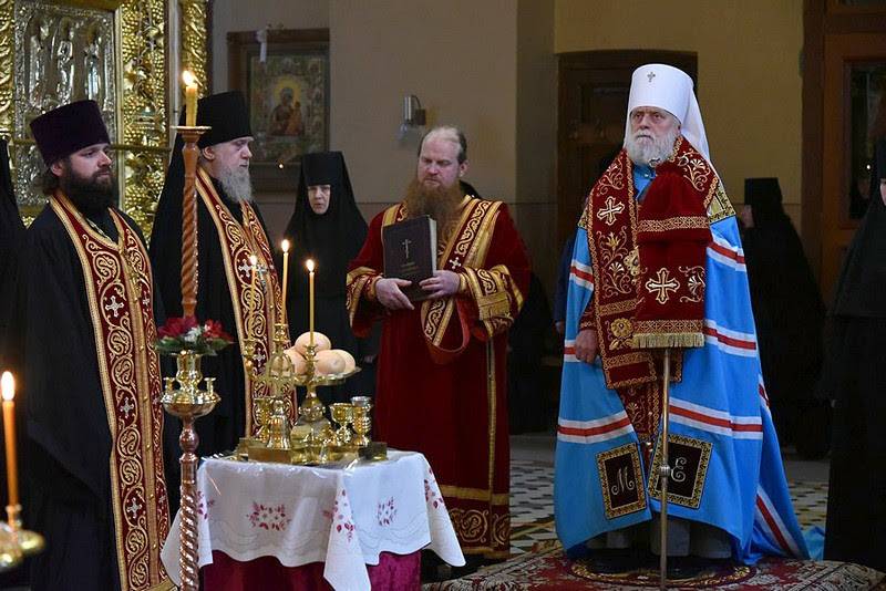 Il clero della Chiesa ortodossa russa dei paesi dell'Europa orientale è sempre più attaccato da funzionari di alto rango