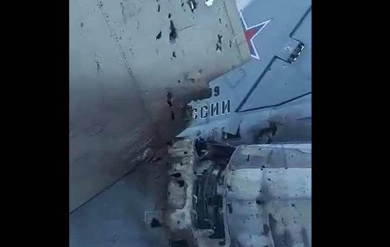 Imagens de danos recebidos por um bombardeiro de linha de frente Su-24M do Wagner PMC sobre Artyomovsk apareceram na Web