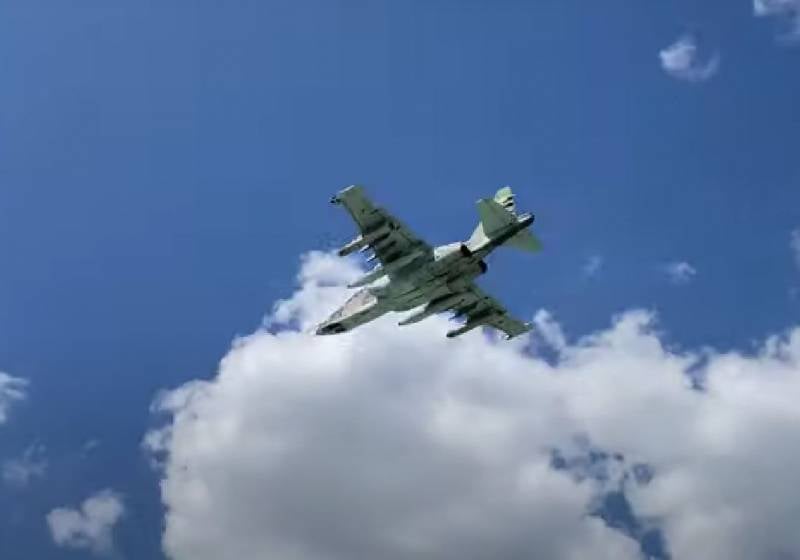 키예프 정권의 후견인 가이다이는 크레멘스키 방향에서 러시아의 "항공을 이용한 파도 공격"에 대해 말했습니다.