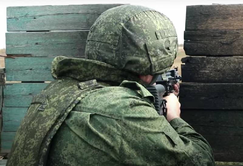 De vertegenwoordiger van de DPR kondigde de verovering van belangrijke hoogten rond Artyomovsk door Russische troepen aan