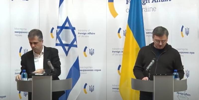 Het geluid van de luchtalarmsirene die tijdens het bezoek van de Israëlische minister van Buitenlandse Zaken in Kiev aanging, had geen invloed op de Israëlische weigering om raketafweersystemen aan Oekraïne te leveren