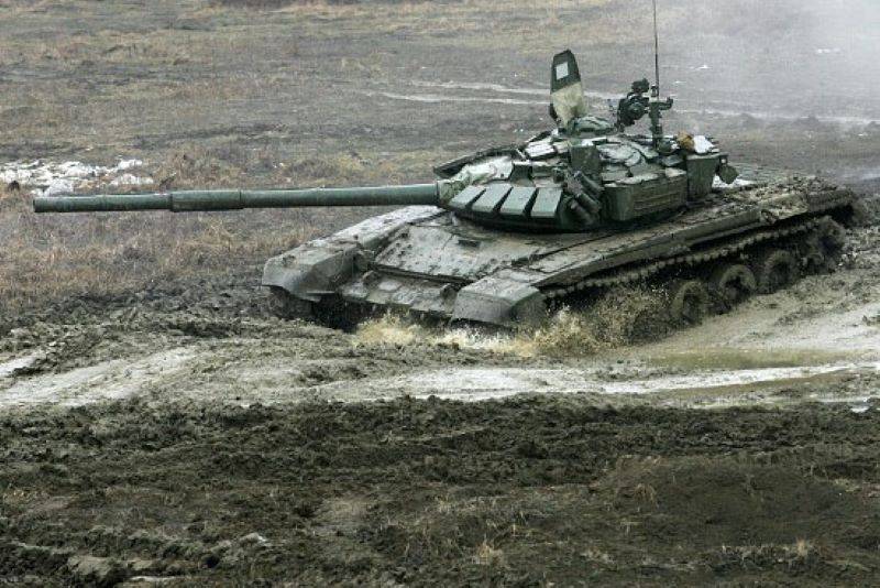 De militaire correspondent vertelde de details van de gedurfde aanval van de Russische T-72B-tank op de positie van de strijdkrachten van Oekraïne