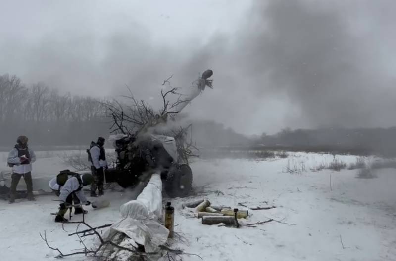 Showing footage of the destruction of the American AN / TPQ counter-battery radar by the Krasnopol guided projectile in the NVO zone