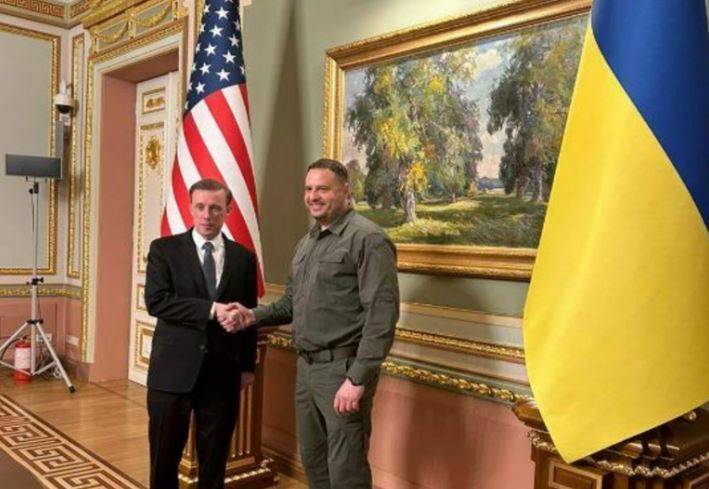 Penasihat presiden AS babagan keamanan Sullivan teka ing Kyiv