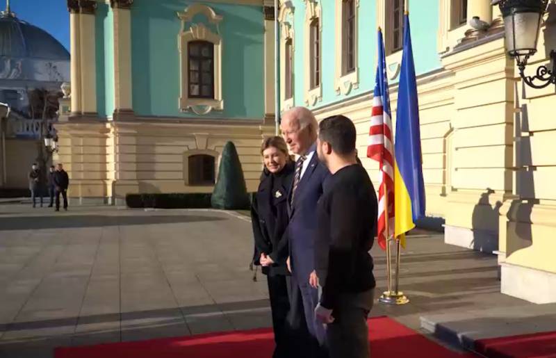 미국 언론 : 행정부는 Biden의 키예프 방문을 러시아 측과 조정했습니다.