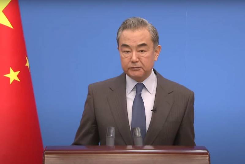 ÇKP Merkez Komitesi Sekreteri Wang Yi, Batı'nın "Tek Taraflı Gözdağı" Politikasına Karşı Çıkma Konusunda Rusya ile Anlaştı