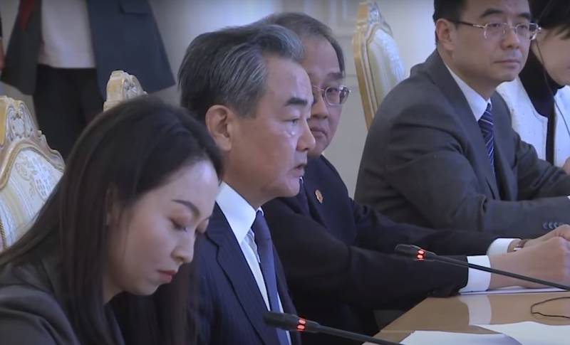 Wang Yi at a meeting with Lavrov expressed China's commitment to move towards building a multipolar world