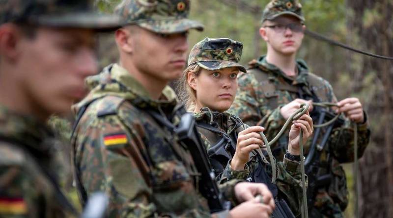 Alman siyaset bilimci, Almanya'nın Ukrayna'da Rusya ile savaşa girme "hakkını" ilan etti