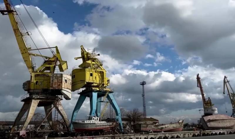 Władze DRL podjęły decyzję o odbudowie zlokalizowanej w Mariupolu stoczni Azow