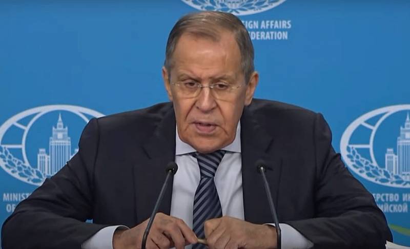 Lavrov: Rusland slaagde erin de plannen van het collectieve Westen te dwarsbomen om het land te isoleren en in stukken te hakken