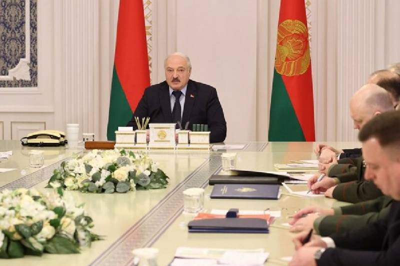 Lukashenka: wayahe unik wis teka kanggo mungkasi konflik ing Ukraina