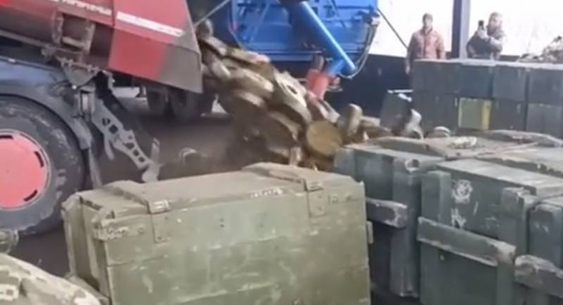 APU-Kämpfer benutzen Müllwagen, um Panzerminen zu transportieren und zu entladen