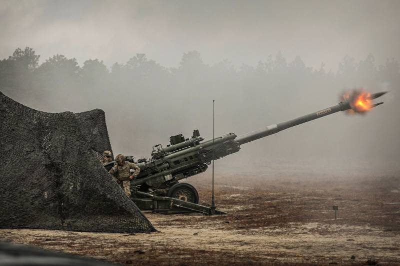 Bloomberg: AS akan memasok Kyiv dengan artileri jarak jauh