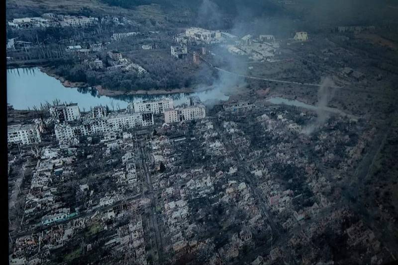 Militaire correspondenten melden dat de strijdkrachten van Oekraïne de controle over de noordelijke wijken van Artyomovsk hebben verloren