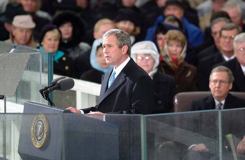 Amerikkalainen lehdistö julkaisi George W. Bushin "neuvon" hänen seuraajalleen presidenttinä - Obama: "Katso Venäjää"