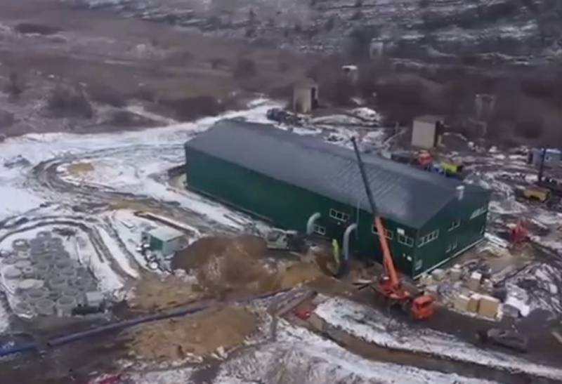 Ministerio de Defensa de la Federación Rusa: más de mil equipos están involucrados en la construcción de un conducto de agua al Donbass