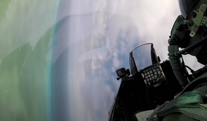 Força Aérea dos EUA derruba 'objeto octogonal desconhecido' sobre o Lago Huron