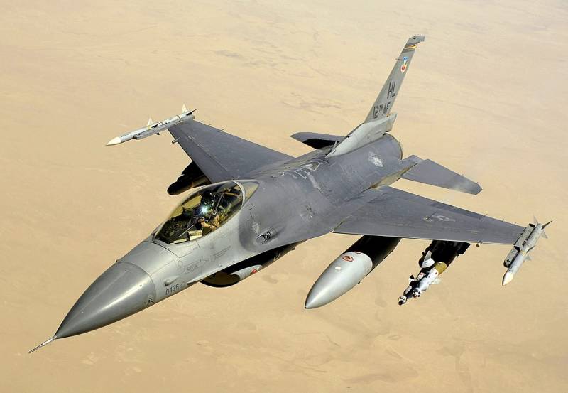 USA rozważają przekazanie Ukrainie myśliwców F-16 przez Danię lub Holandię