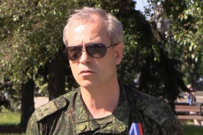 DPR의 수장 인 Pushilin은 인민 민병대의 전 언론 비서 인 Basurin 대령에게 일자리 제안에 대해 말했습니다.