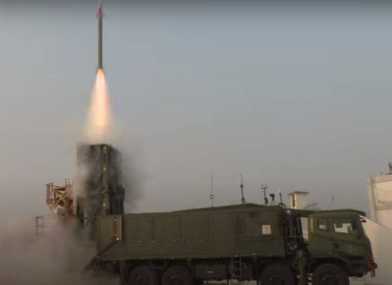 Ερευνητής στον Ινδό Υπουργό Άμυνας: Η χώρα μας κατάφερε να εξασφαλίσει την τεχνολογική κυριαρχία στην παραγωγή πυραύλων