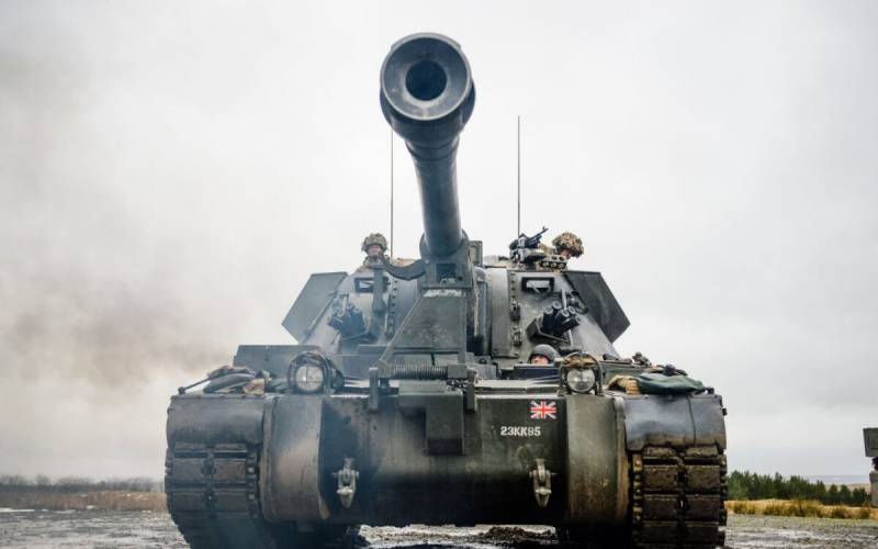 Ukrayna ordusu, İngiliz 155 mm AS90 kundağı motorlu silahların kullanımı konusunda eğitim almak için İngiltere'ye geldi