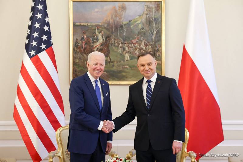 Varşova, Washington'dan Ukrayna'ya teslim edilenlerin yerine daha fazla silah sağlamasını istiyor