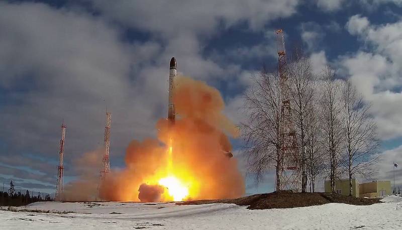 Два американских СМИ заочно поспорили по поводу якобы испытания ракеты «Сармат» во время визита Байдена в Киев