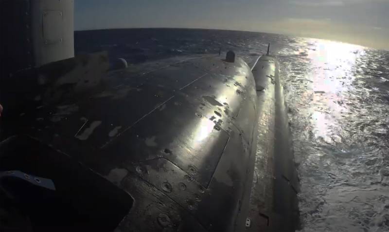 米海軍がXNUMXカ所の乾ドックで潜水艦の修理作業を一斉に中断