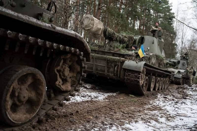 На мрежи се појавио снимак уништења колоне оклопних возила Оружаних снага Украјине код града Сватова