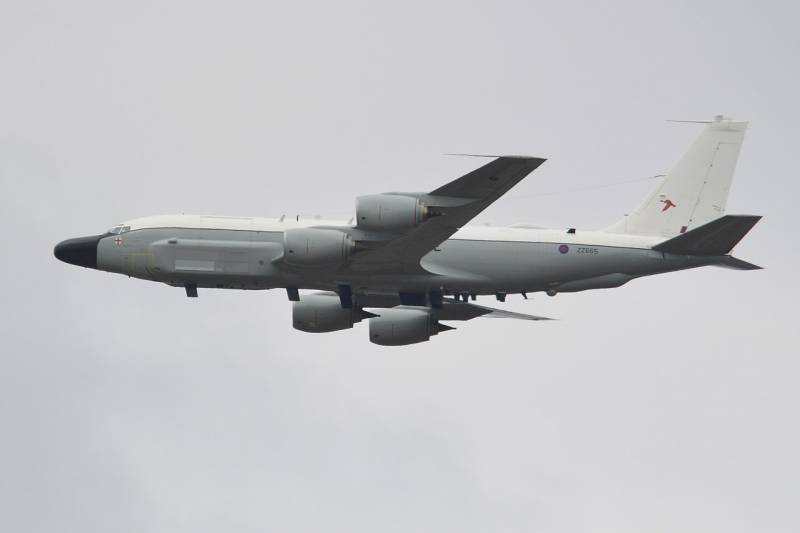 Pesawat pengintai lan pejuang RAF katon ora adoh saka Crimea