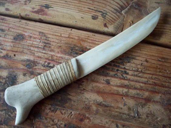 14_-bone-blade-with-caribou-antler-knife.jpg