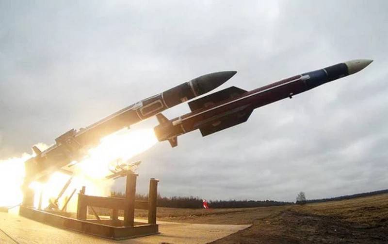 В Белоруссии провели успешные испытания новой зенитной ракеты 9М318 собственной разработки для ЗРК «Бук-МБ2»