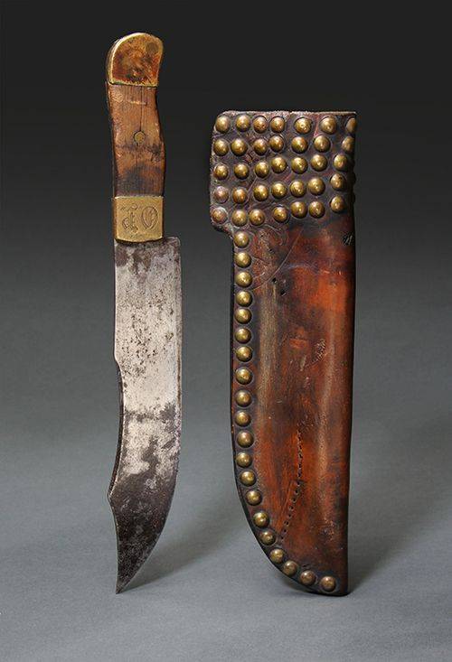 15_-crowtacked-knife-sheath-with-bowie-knife.jpg