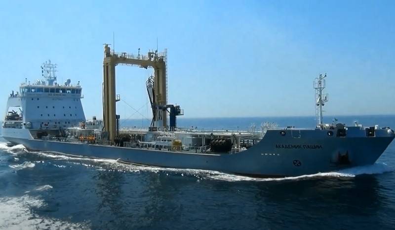 Kapal tanker laut medium serial katelu proyek 21130 "Aleksey Shein" dilebokake ing Shlisselburg