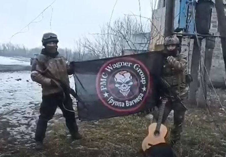 Бойцы ЧВК Вагнер опубликовали видео, снятое в центральной части Артемовска