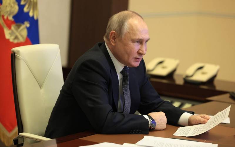 Rysslands president undertecknade lagen om upphävande av Rysslands deltagande i det nya START-fördraget